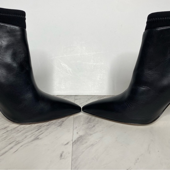 Stuart Weitzman Max Black Leather Pointed Toe Bootie 9 Narrow - Picture 6 of 16